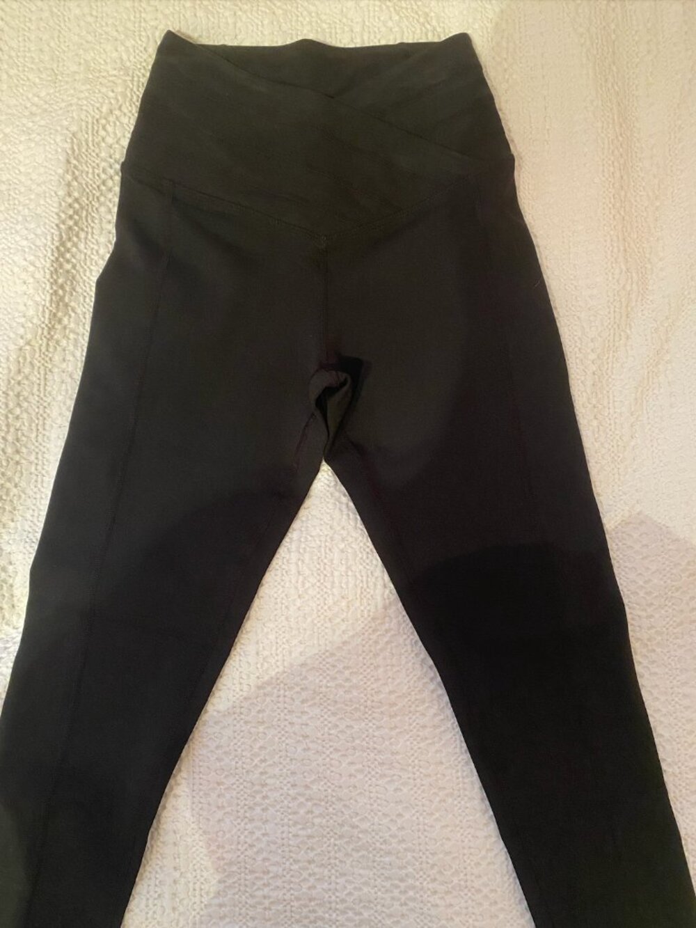Muscle Nation Black Cross Over High-Waisted V-Back Leggings - Size XS